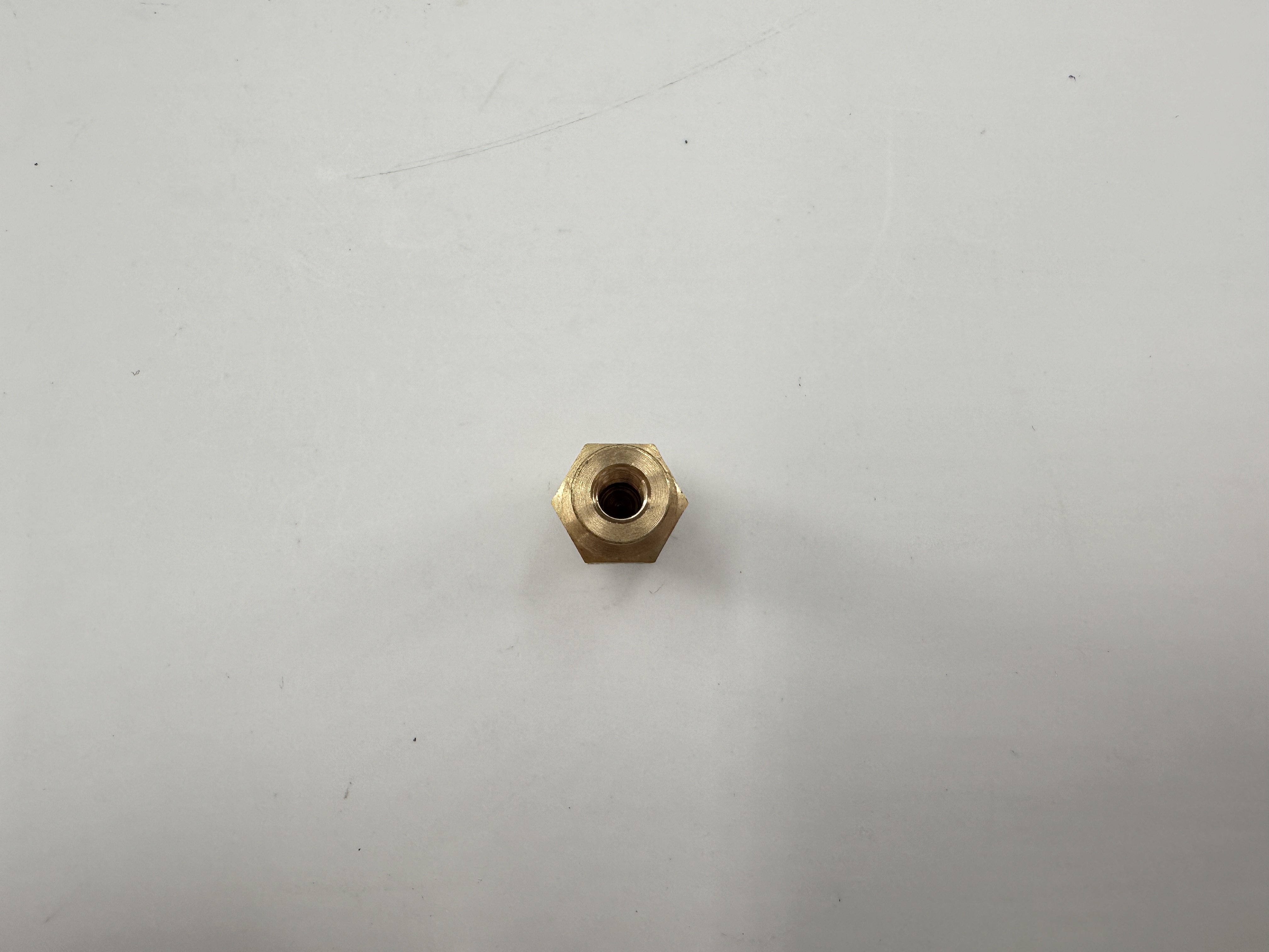 Diferente tipo de latón hexadre 
